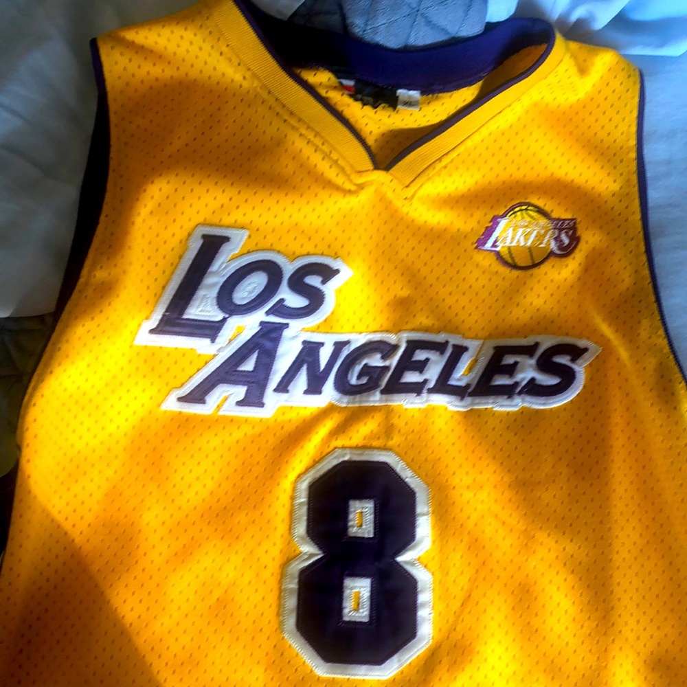 Los Angeles Lakers # 8 Kobe Bryant jersey XL mint condition